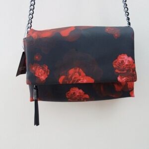 Simply Vera Vera Wang Garrison Crossbody Bag Black Red Rose Vegan Leather NWT!